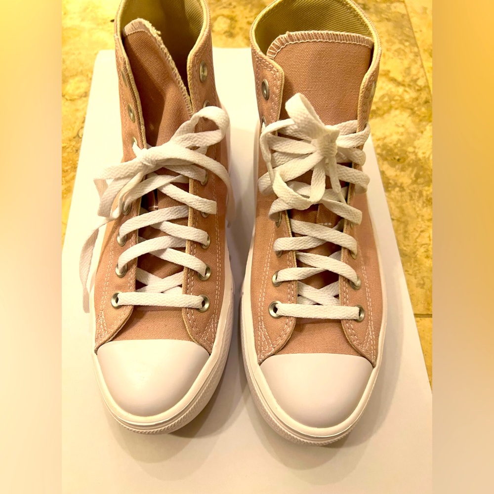 Blush CONVERSE Chuck Taylor All Star Move Womens Platform High Top Shoes